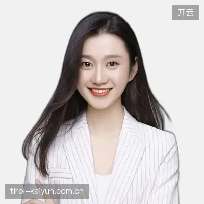 邹英